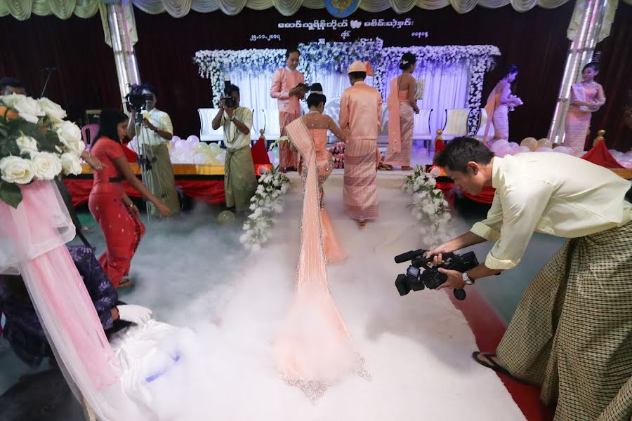 Fotógrafo de casamento Zin Hline Htun (mghline). Foto de 14 de setembro 2019