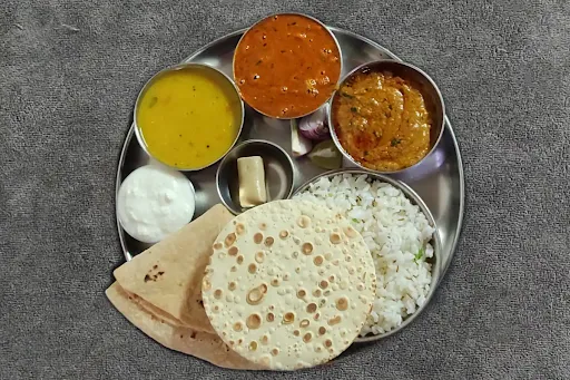 Special Punjabi Thali [Serves 1]