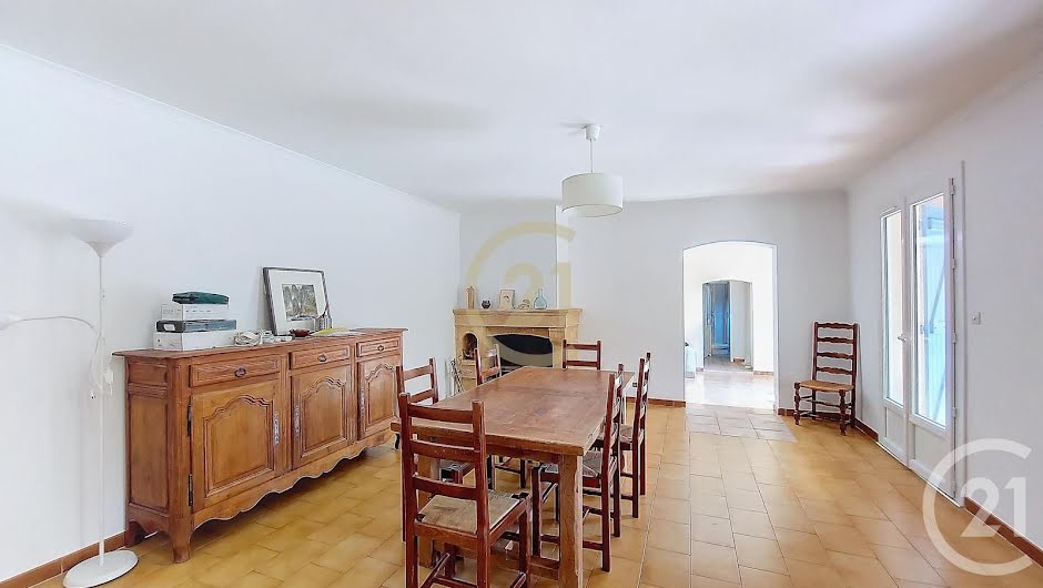 Location meublée villa 5 pièces 127.9 m² à Sernhac (30210), 1 330 €