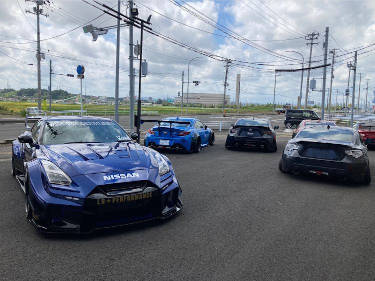 WRX S4のいいね＆フォロー＆コメントありがとうございます・夏休みが終わる・リバティーウォーク・I.W.G.P・思い出作りに関するカスタム事例の投稿画像2枚目