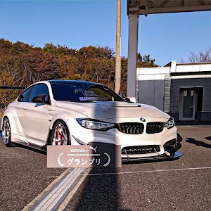 M4 クーペ F82