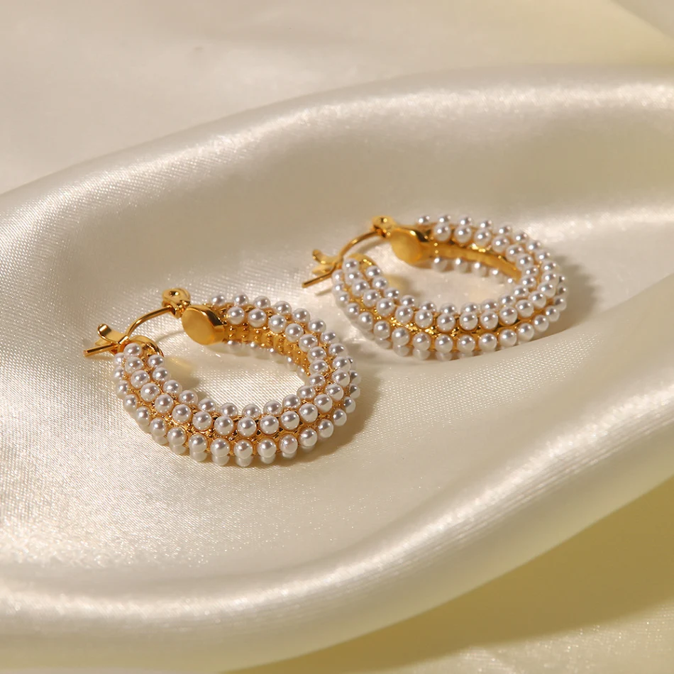 Women's Fashion Vintage Geometric Earrings, a stylish accessory for any outfit. Enhance your look with these unique and 
