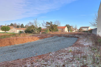 terrain à Germond-Rouvre (79)