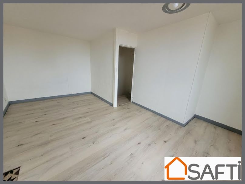 Vente maison  93 m² à Parthenay (79200), 70 000 €