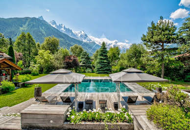 Chalet with panoramic view 8