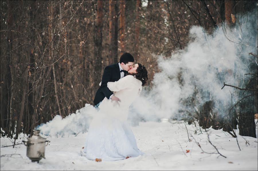 Wedding photographer Pavel Dmitriev (paveldmitriev). Photo of 17 December 2014