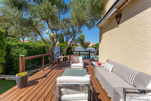 House with pool and garden 4