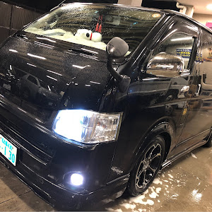 ハイエースバン TRH200V