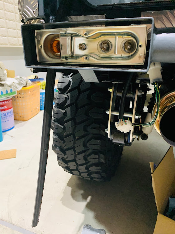 ジムニーのDIY・安物買いの銭失い？？・もう！？社外テールランプ壊れた・ブローオフバルブ取付に関するカスタム事例の投稿画像7枚目