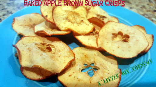 Autumn means a new harvest of apples!!!  What better way to enjoy them then in a crispy, sweet crunchy sort of way. Sweet brown sugar, cinnamon, and crisp Granny Smith apples. Baked!