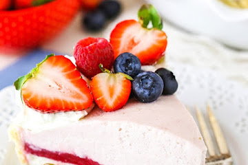 Berry Almond Cream Pie