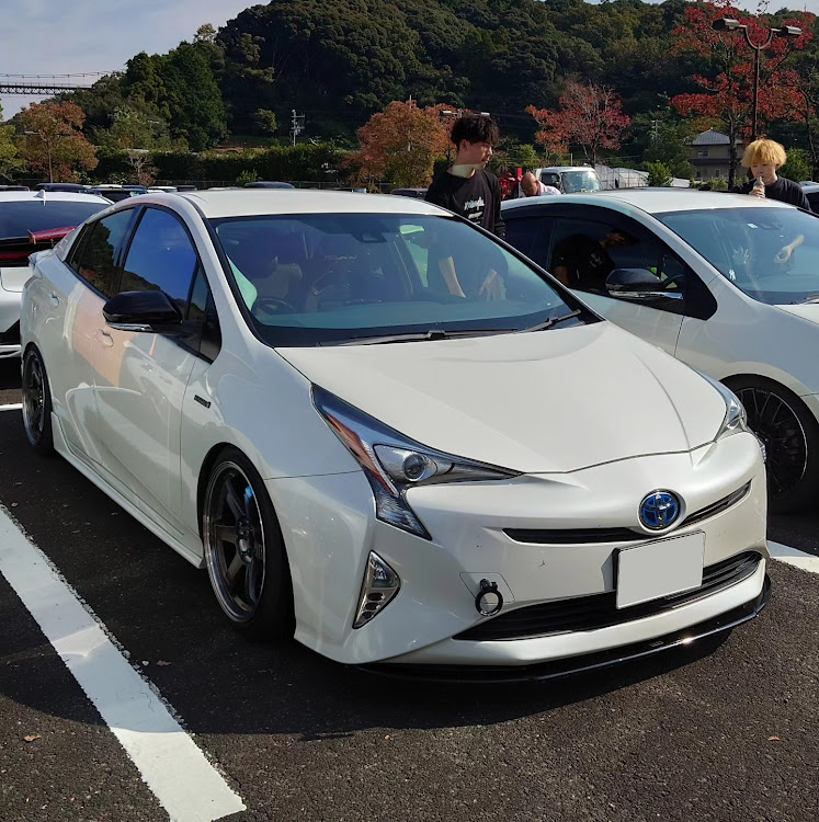プリウスの車好きと繋がりたい・プリウスミーティング・プリウス乗りと繋がりたい・GJ-R・グッジョブレーシングに関するカスタム事例の投稿画像1枚目