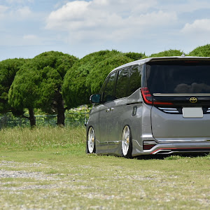 ノア MZRA90W