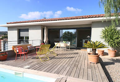 Maison avec piscine et terrasse 5