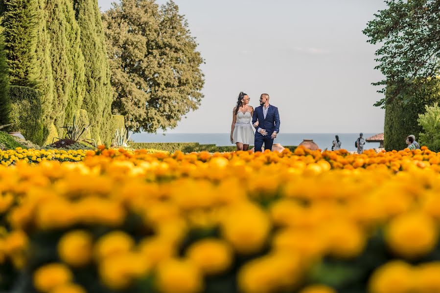 Wedding photographer Simeon Uzunov (simeonuzunov). Photo of 20 November 2022