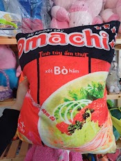 Gối Nghỉ Trưa In Hình Gói Mì Và Bánh Snack Đủ Loại