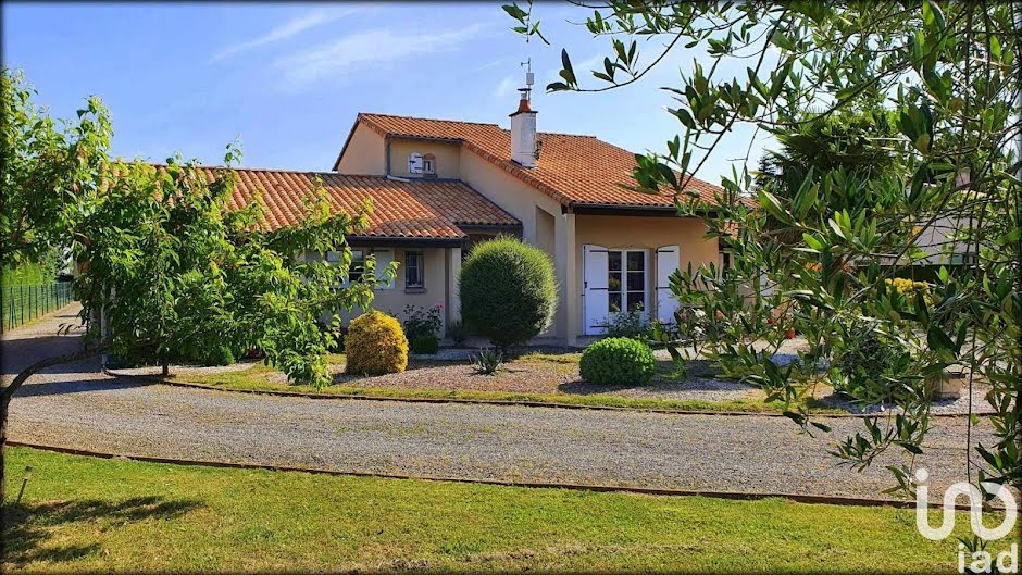 Vente maison 6 pièces 155 m² à Sèvres-Anxaumont (86800), 378 000 €