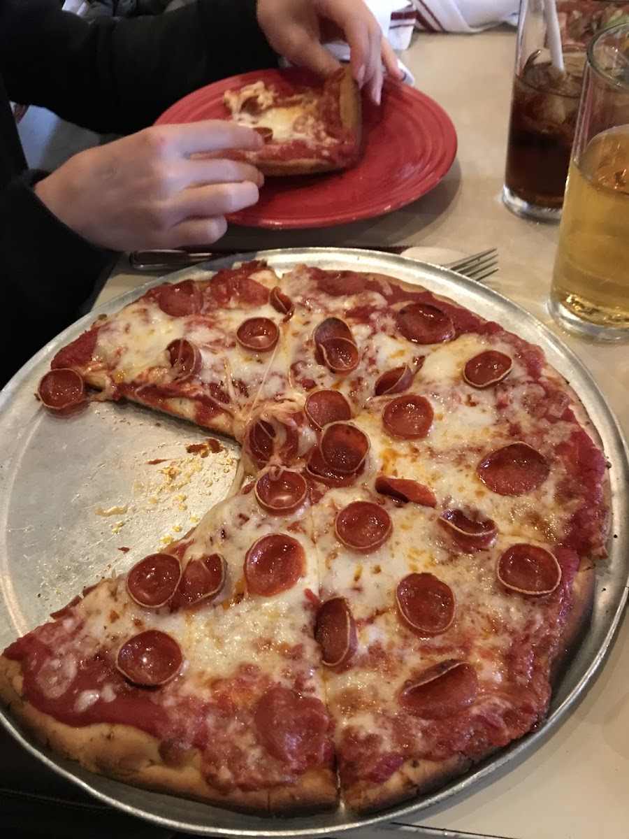 Glutenfree pepperoni pizza