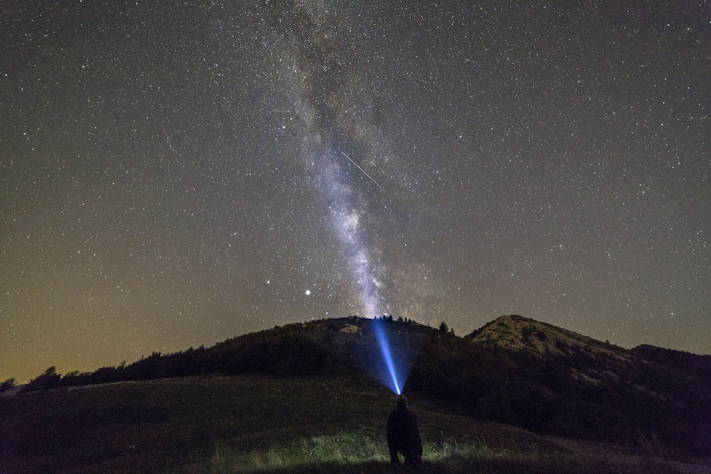 Autoscatto ad ammirare la via lattea di Valeriocuneo