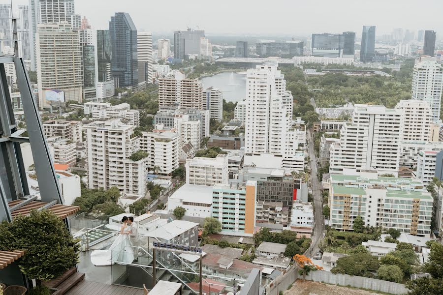 Свадебный фотограф Sarit Chaiwangsa (saritchaiwangsa). Фотография от 12 августа 2023