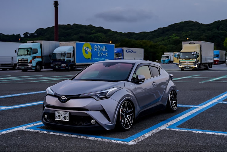 C-HRのアッパー【kaku】さんが投稿したカスタム事例の投稿画像1枚目