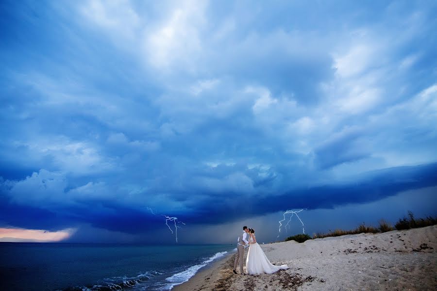 Fotografo di matrimoni Kostis Karanikolas (photogramma). Foto del 3 settembre 2020