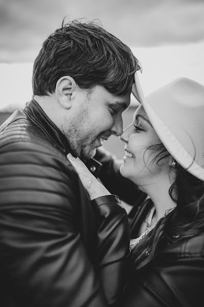 Wedding photographer Barbora Chmelařová (fotobarbora). Photo of 2 April 2023