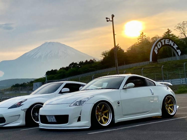 フェアレディZの富士山とコラボ・Fabro Racing・カモイレーシング・てつさんファイト✌️に関するカスタム事例の投稿画像3枚目