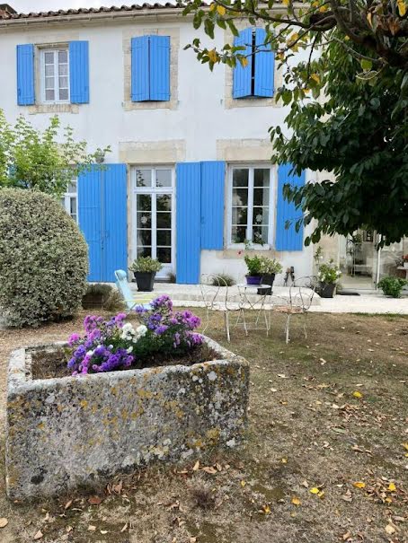 Vente maison 4 pièces 158 m² à Dompierre-sur-Mer (17139), 570 000 €