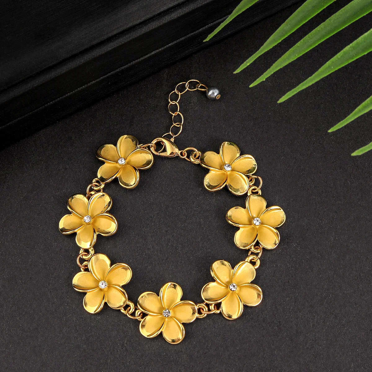Title 7, Elegante conjunto de collar y pendientes estilo...