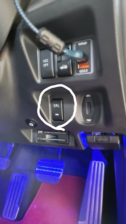 スカイラインのDIY・ヘッドライト交換に関するカスタム事例の投稿画像5枚目