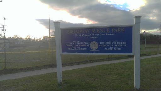 Broadway Ave Park