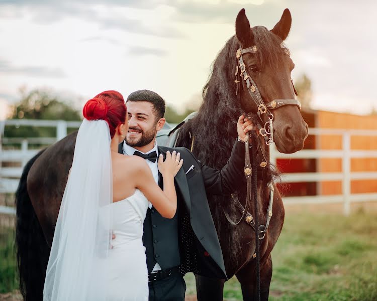 Fotógrafo de casamento Papuna Teliashvili (papuna). Foto de 7 de dezembro 2023