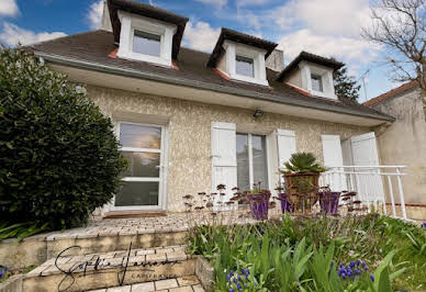 Maison avec terrasse 1