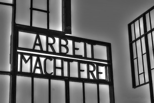 Arbeit Macht Frei di frivologian