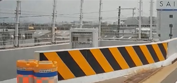 ハイエースバンのユピテルレーダー探知機・阪神高速・1号環状線・半固定式・レーザー式オービスに関するカスタム事例の投稿画像4枚目