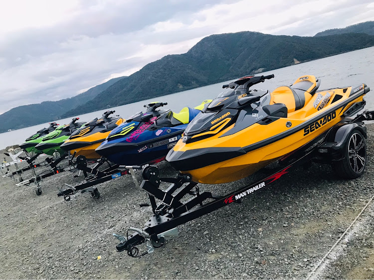 ムーヴカスタムのSea-Doo・RS6・ランボルギーニ？？・オイル交換・INEDITに関するカスタム事例の投稿画像1枚目
