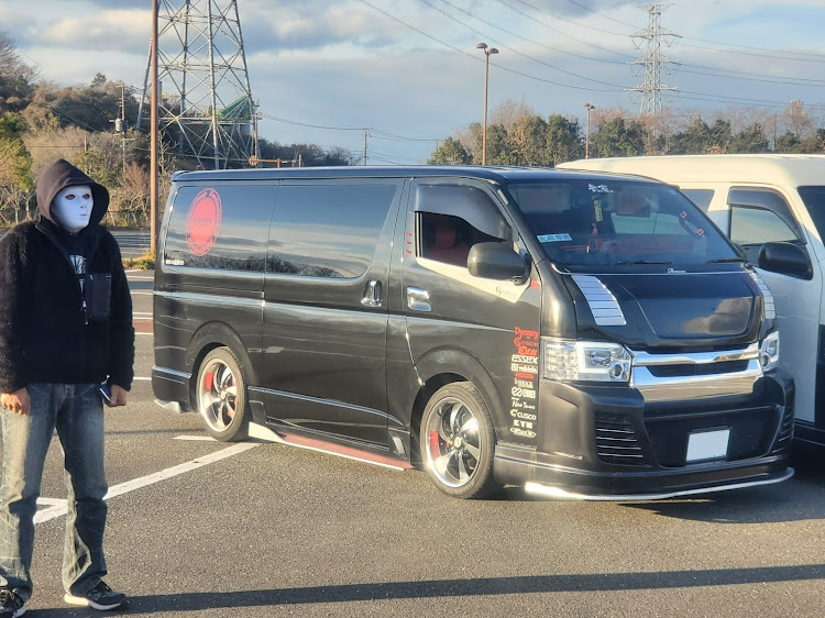 ハイエースの3型ハイエース・ダイナスティー・カスタム・2月・車検から帰還に関するカスタム事例の投稿画像1枚目