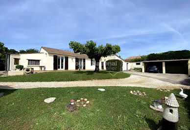 Maison avec terrasse 1