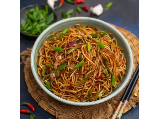 Veg Chilli Basil Noodle[750ml]