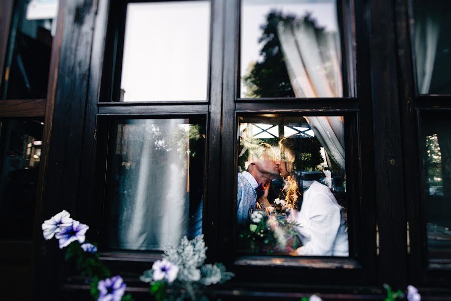 Fotógrafo de casamento Elena Vakhovskaya (helenavah). Foto de 11 de abril 2020