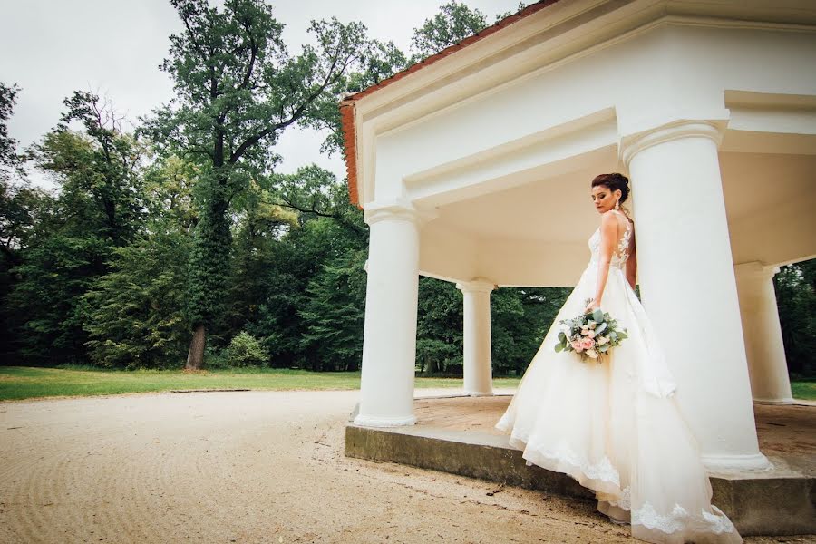 Fotógrafo de bodas Adam Oliva (olivaadam). Foto del 8 de abril 2019