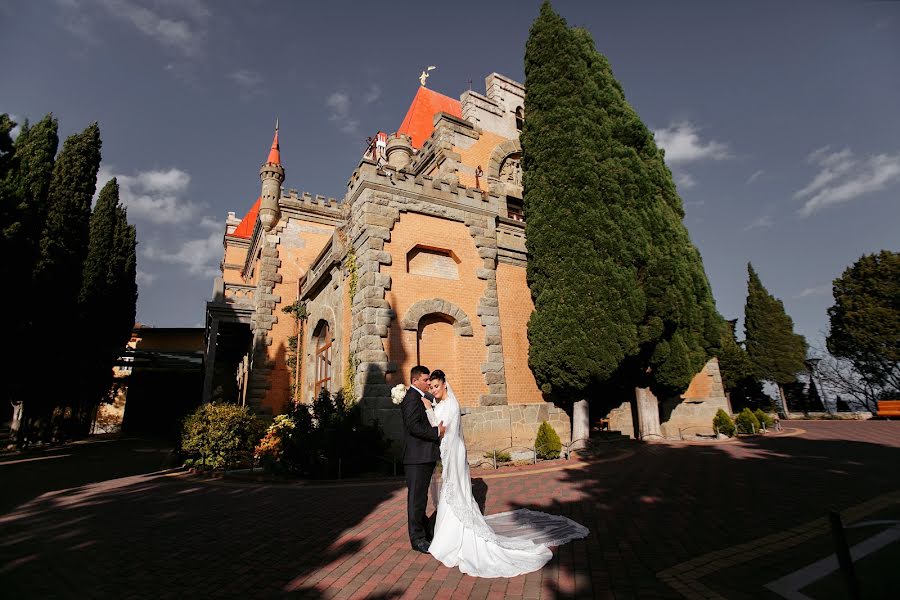 Fotógrafo de casamento Usein Khalilov (usein). Foto de 28 de junho 2021