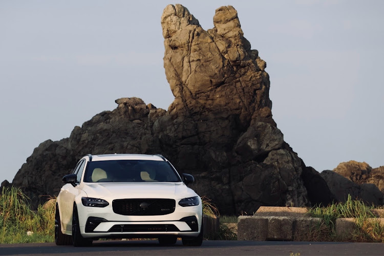 V90のvolvo・v90・HEICO・HS9・ボルボのある生活に関するカスタム事例の投稿画像1枚目