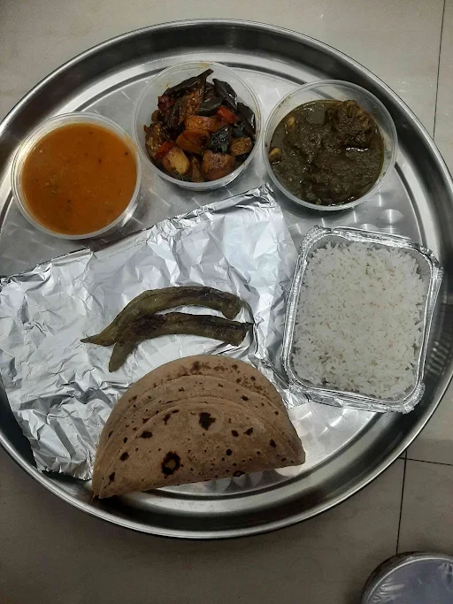 Chicken Deluxe Thali