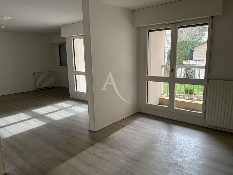 Location  appartement 4 pièces 82.47 m² à Evreux (27000), 1 065 €