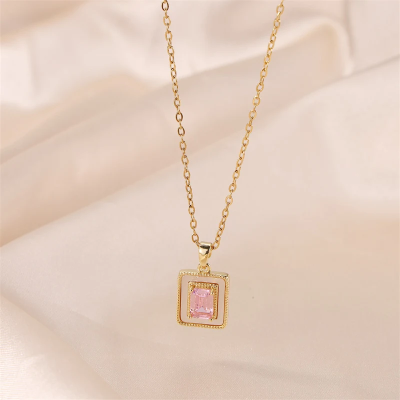 Licht Luxe Design Hangerketting Elegante Sieraden Vrouwen Perfect Cadeau Subtiele Glans Modern Design Verfijnde Uitstraling Tijdloze Schoonheid