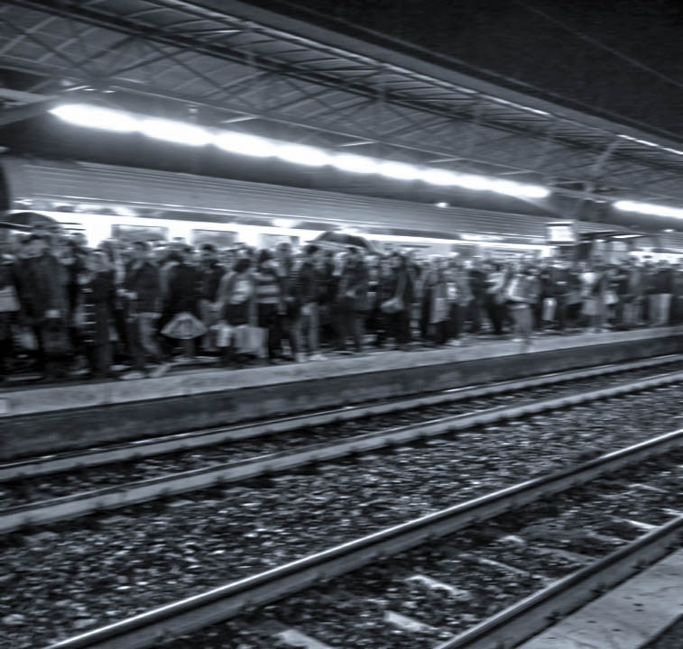 Ritardo alla stazione  di Gianluca La Perna