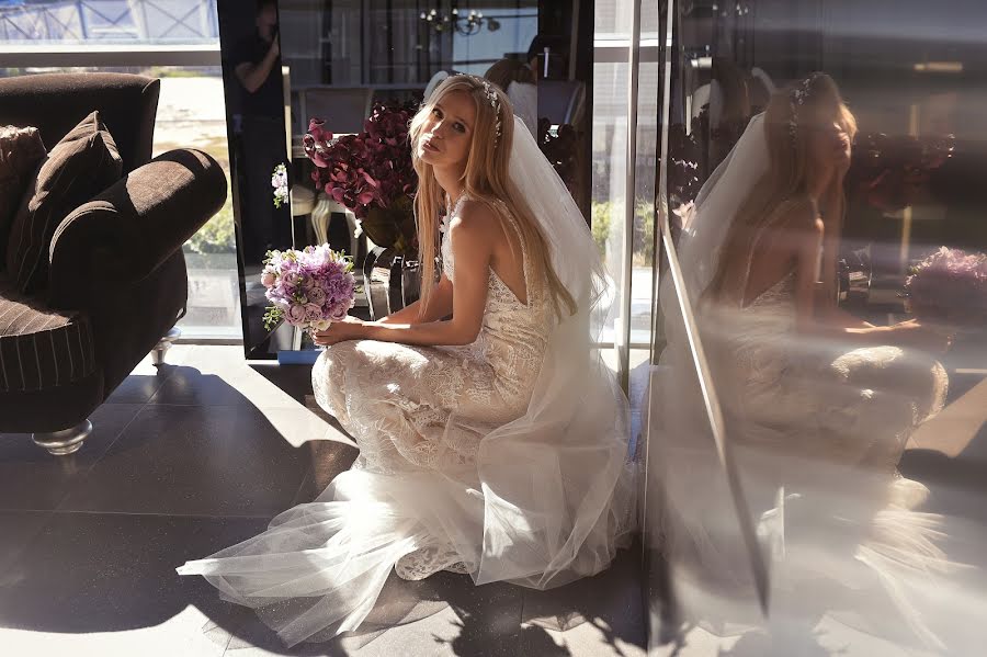 Wedding photographer Artem Grebenev (grebenev). Photo of 4 February 2019