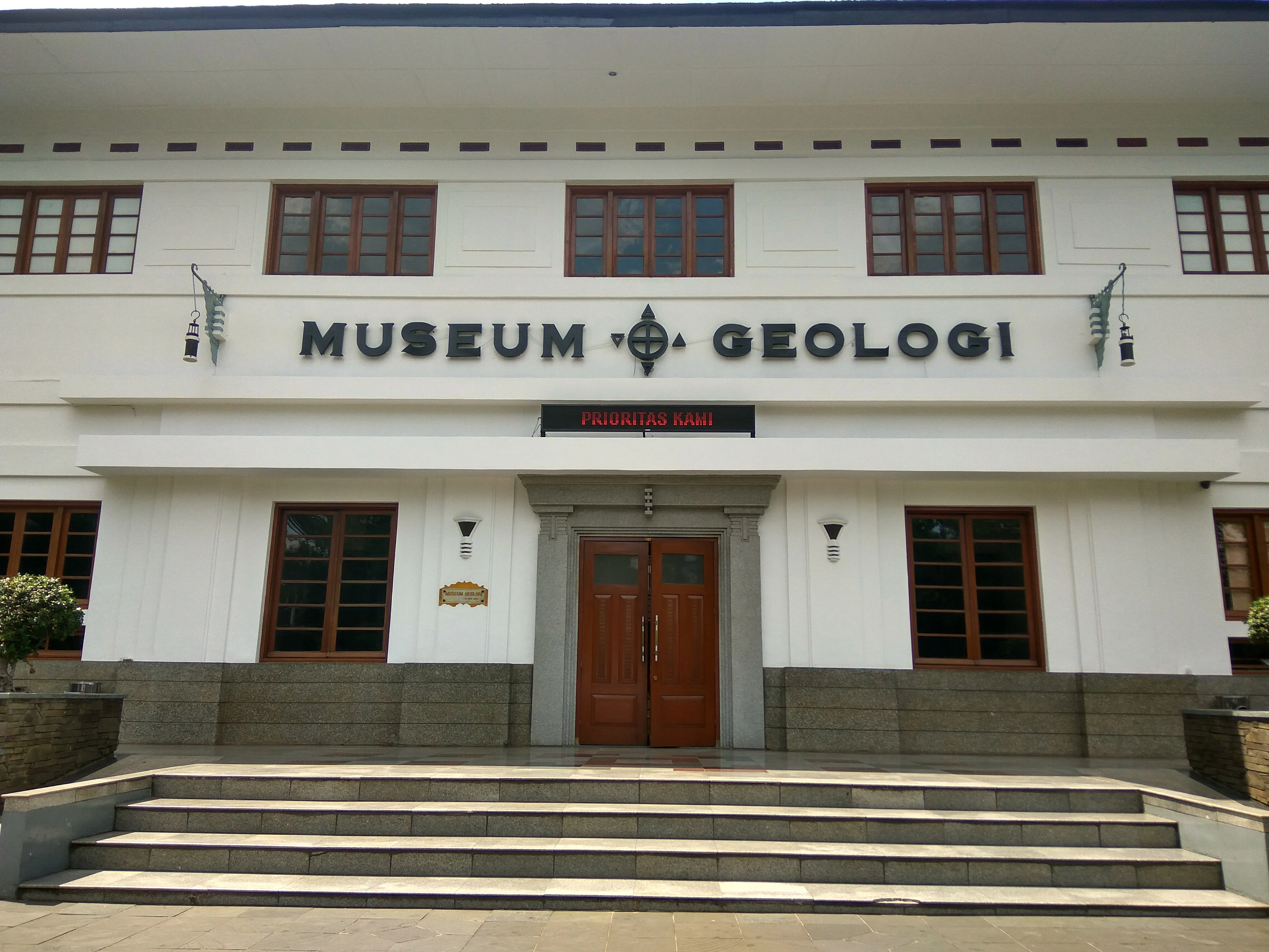 Gedung Museum Geologi